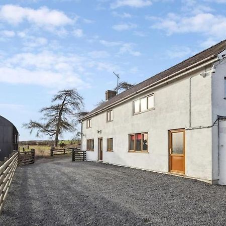 Upper Caerfaelog Farmhouse Llanbister Экстерьер фото