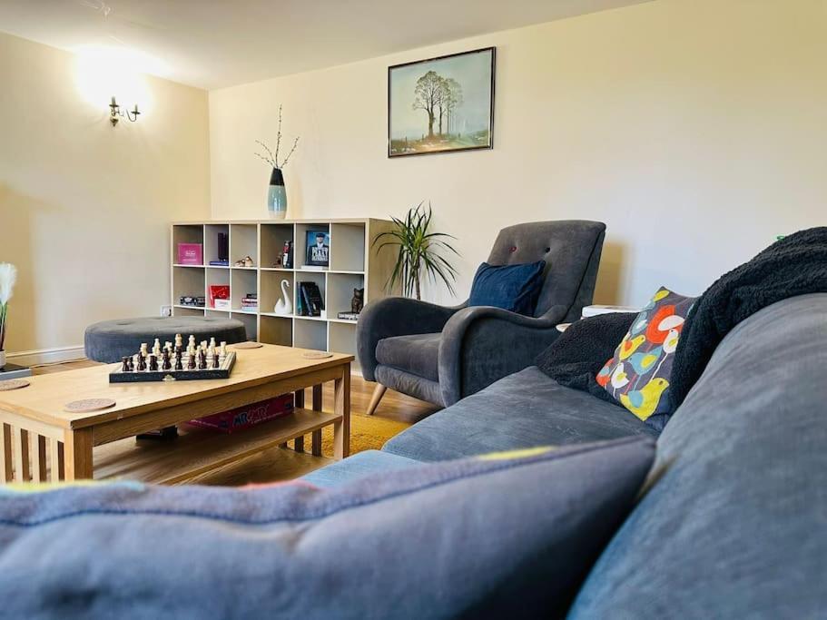 Upper Caerfaelog Farmhouse Llanbister Экстерьер фото