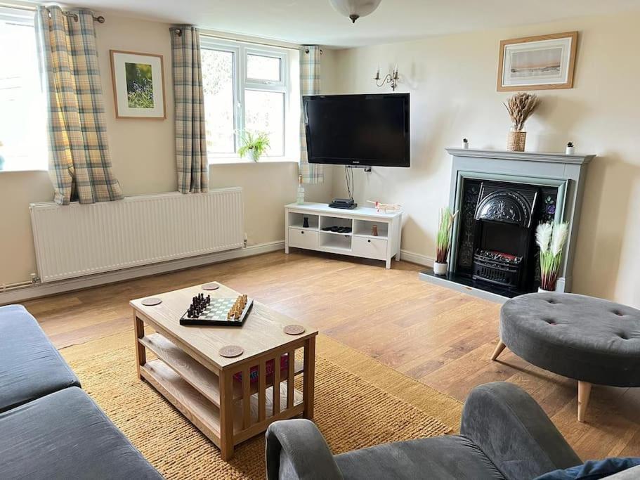 Upper Caerfaelog Farmhouse Llanbister Экстерьер фото