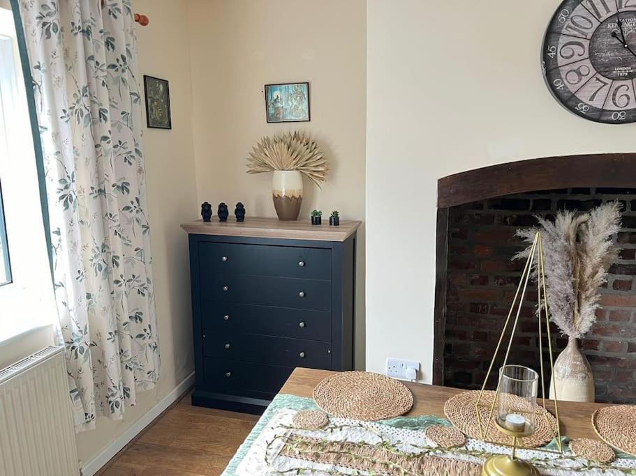 Upper Caerfaelog Farmhouse Llanbister Экстерьер фото